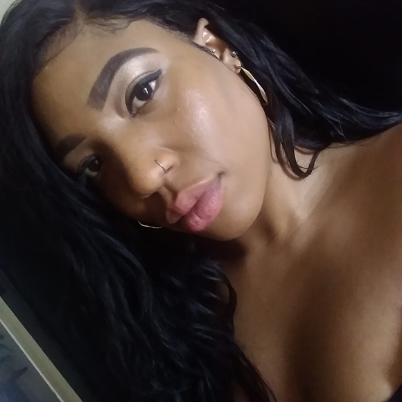 Meet your Posher, Renita - Picture 1 of 1